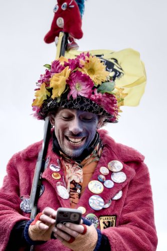 25095704(c)Luc Marie MARTIN, diagonalhorizon.frmix